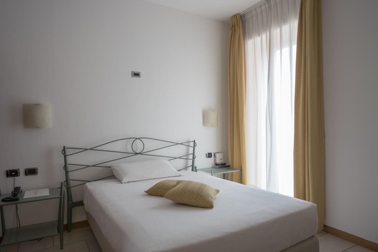 Hotel Villa Colico Cameră foto